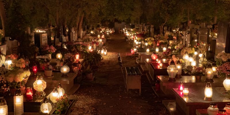 Wielki Sabat Samhain, Dziady czy Halloween?